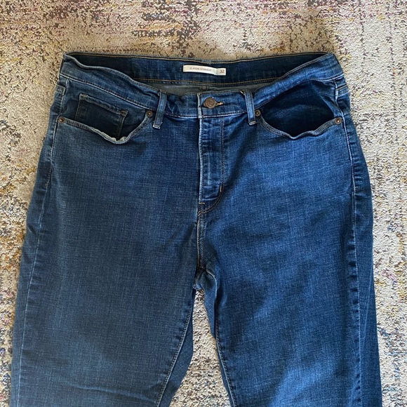 Levi’s Classic Straight Jeans - Picture 6 of 9